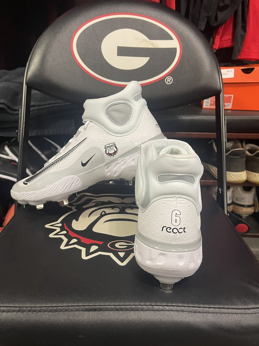 6 more days until the Dawgs are back. #GoDawgs