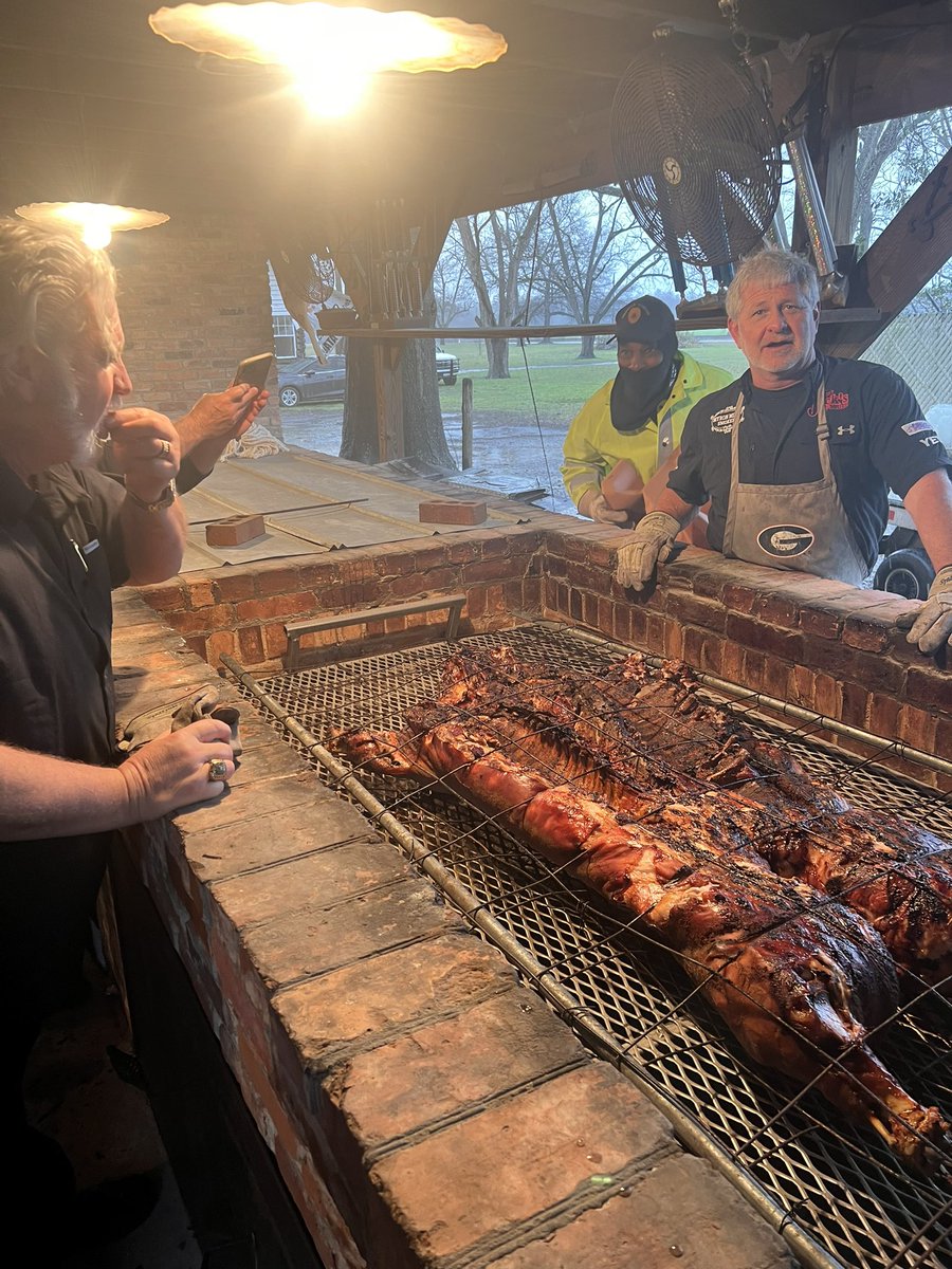 the_new_south's tweet photo. Just flipped the hog on the pit. Y’all check out that pretty thang! Students are eating good this weekend at BBQ Memories Class. Good times here in Unadilla, Georgia. #hogrules #bbqdream #jacksoldsouth #bbq #memories #class https://t.co/M0YqueS81o