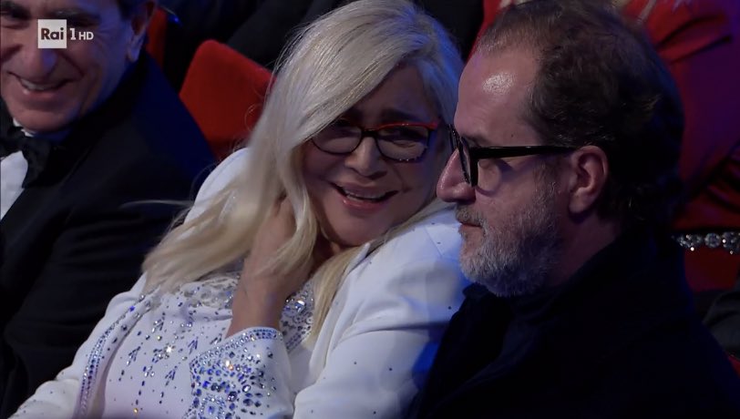 mocciosvs's tweet photo. zia mara che ride in faccia a coletta NERISSIMO #Sanremo2023 https://t.co/XmGLQackRb