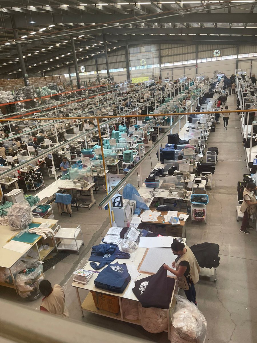 AntorchaPC's tweet photo. #Sitemex junto con los trabajadores de #MexMode han luchado para lograr mejorar las condiciones en las que laboran. Por eso deben de exigir que se les respete.
#SíAlContratoColectivoDeTrabajo https://t.co/uQ8fhZYTXo