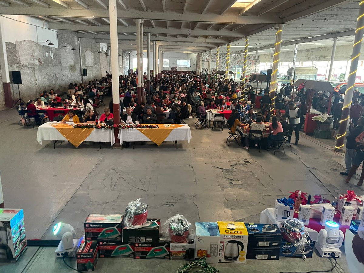 AntorchaPC's tweet photo. #Sitemex junto con los trabajadores de #MexMode han luchado para lograr mejorar las condiciones en las que laboran. Por eso deben de exigir que se les respete.
#SíAlContratoColectivoDeTrabajo https://t.co/uQ8fhZYTXo