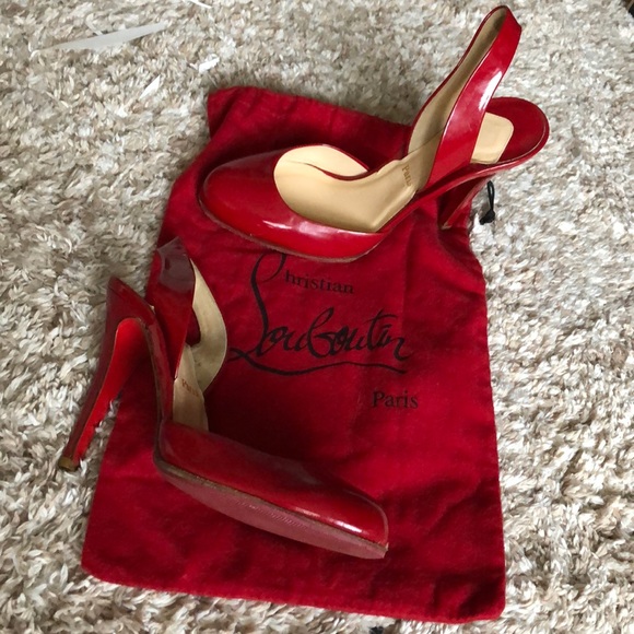 wechanteuse's tweet image. So good I had to share! Check out all the items I'm loving on @Poshmarkapp #poshmark #fashion #style #shopmycloset #modcloth #christianlouboutin #lepalaisvintage: posh.mk/StZF9Skilxb