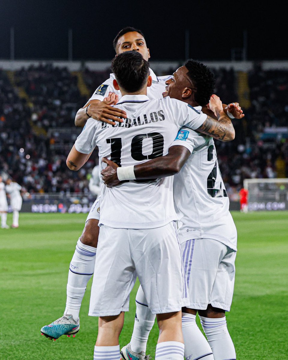⚽️🙌🏻 Solo uno es el Campeón del Mundo! ⚽️💪
👇🏻
✖️3️⃣🏆🏆🏆

#HalaMadrid
#W8RLDCHAMPIONS
@RealMadrid <a href="/FIFAcom/">FIFA</a> @Fifaworldcup_es @Fifaworldcup #ClubWC