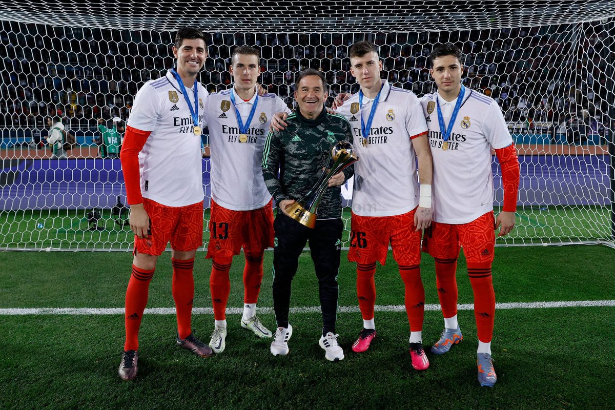 mediamadridista's tweet photo. The Goalkeepers. https://t.co/vTtcCFjdH2