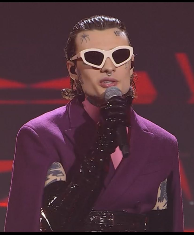 yellowmarsmello's tweet photo. CODICE 11 PER IL SESSO MADE IN ITALY, BISOGNA MANDARLO ALL’EUROVISION  #Sanremo2023 https://t.co/uq3Um9aje5