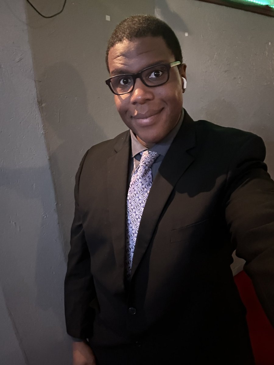 TheRealDTLew's tweet photo. Hey Siri, play “Candy Rain” by @SoulForReal1 #DerrickTLewis #ringannouncer #MonsterFactory #TheMFPW #On11 #prowrestling @4MonsterFactory #SoulForReal #90sMusic #RnB https://t.co/csrxW17x71