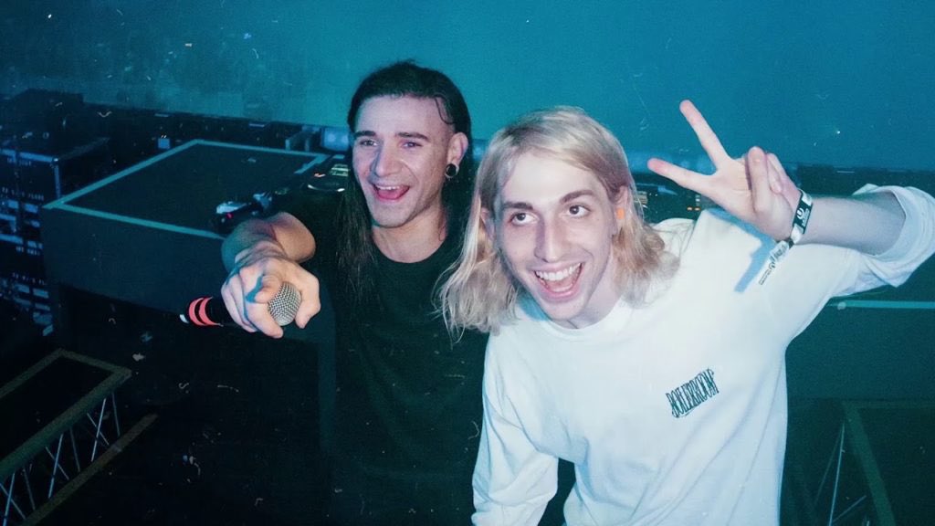 ellieirl's tweet photo. the fact that skrillex’s collab with porter robinson is called ‘still here (with the ones that i came with)’ is so beautiful considering the history they’ve shared over both of their careers 🥲 love them https://t.co/TdyHvBLz6h