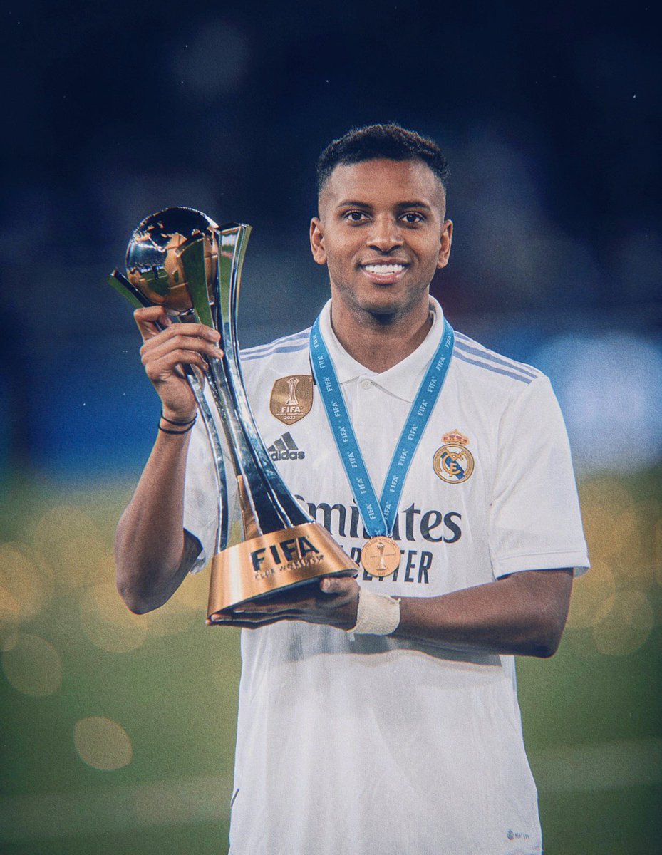 Sigo realizando sonhos. Obrigado, Deus… CAMPEÃO DO MUNDO! 🤍🏆