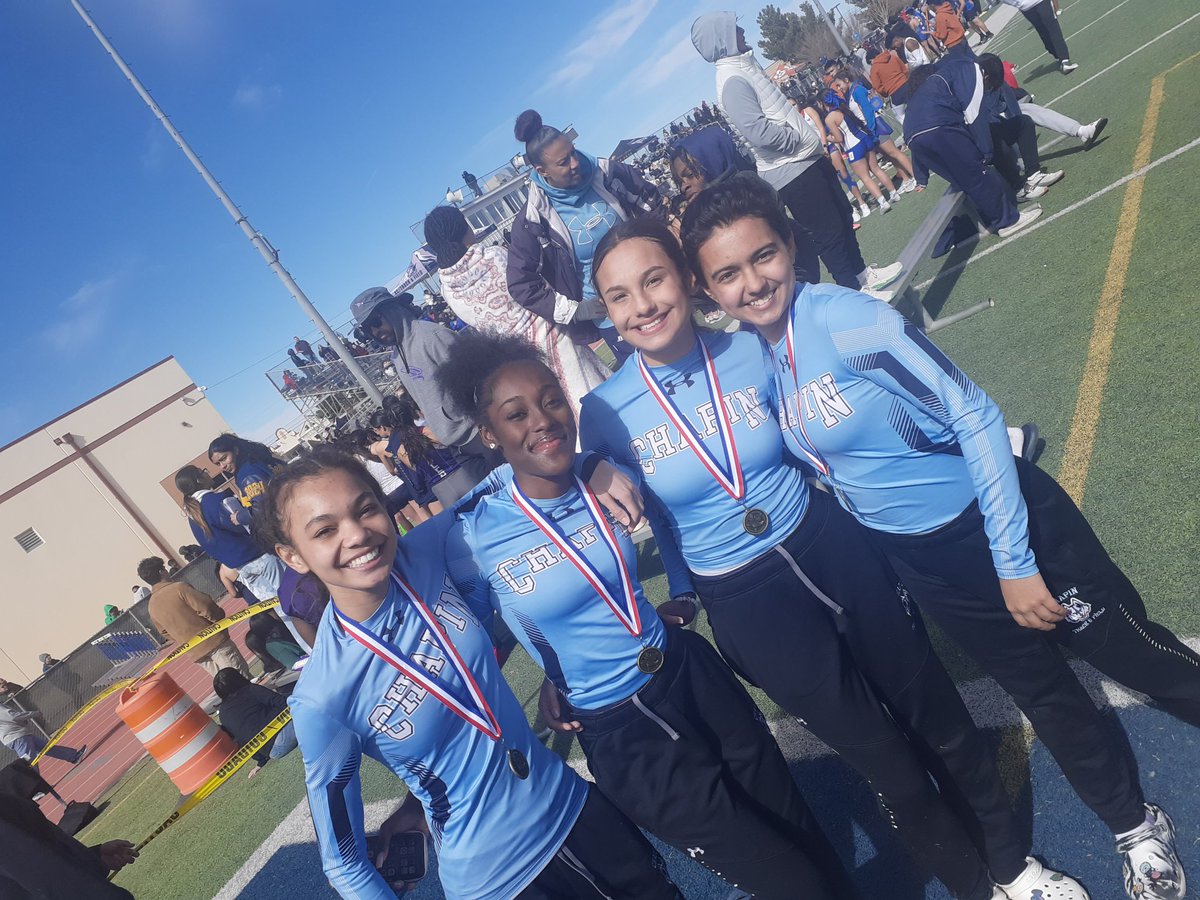 CoachBigWeave's tweet photo. Loved watching Valeska and her girls win the Open 4x1 and 4x2 at the San Elizario relay meet today. She also looked strong in anchoring their 4x4 to a 2nd place finish. Her growth has been tremendous. It's going to be a fun track season!
#GirlWithTheShortHair
#FreeVale
#TrackDad https://t.co/qXujmXdHvi