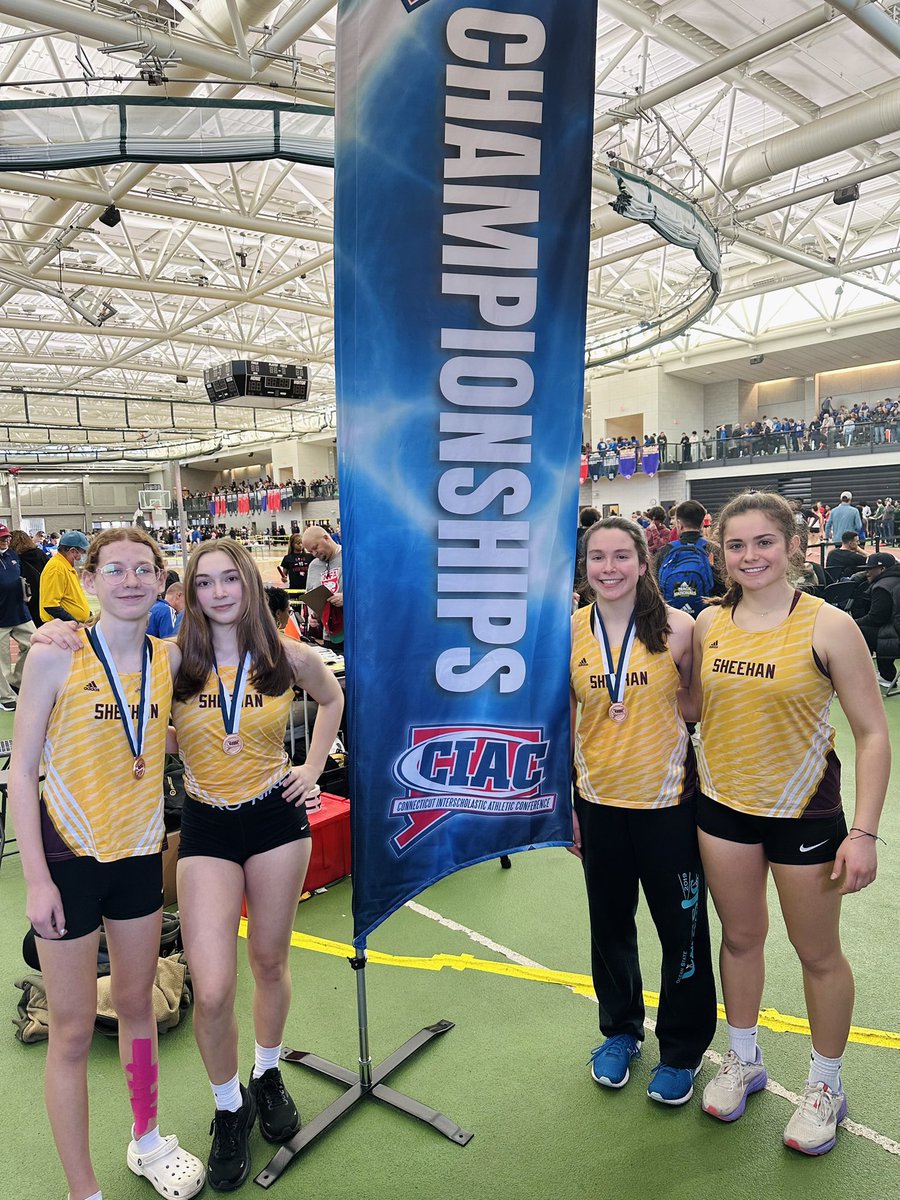 ‼️Our final four took on the State Class M meet today scoring 11 points and placing 17th out of 39 teams‼️

Eleanor Chamberlain: 1600 (7), 3200 (6)
Angelika Kotula: 1000 (7), 3200 (8)
Katie Lombino: long jump (3)
Savanna Bauman: long jump (4), pole vault (8)