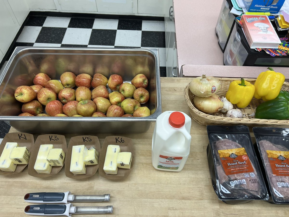 LVCulinaryArts's tweet photo. @LVCulinaryArts prepared Amish Apple Dumplings w/ scratchmade pie crust &amp; repurposed apples along w/ delicious “Superbowl-Ready” Philly Cheesesteaks! 
Wowza!!!!! Awesome flavor profiles, happy tastebuds &amp; full tummies! @LaderaVistaJH @FullertonSD https://t.co/F5hDT9HtrS