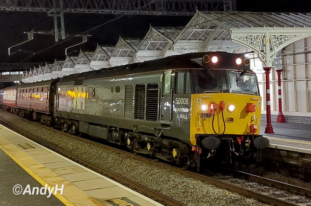 holtona72's tweet photo. Arrival &amp; departure of 50008 at Kettering this evening on 1Z54 Waterloo-Derby #BLS 'The Wolf Hall Thunderer' tour. Some slightly dodgy zooming on the departure vid but turn it up coz the noise is awesome! 🔥🔥🎶🎶 #Thunderer #MML #ThunderVac 11/2/23 https://t.co/sfGyabDshZ