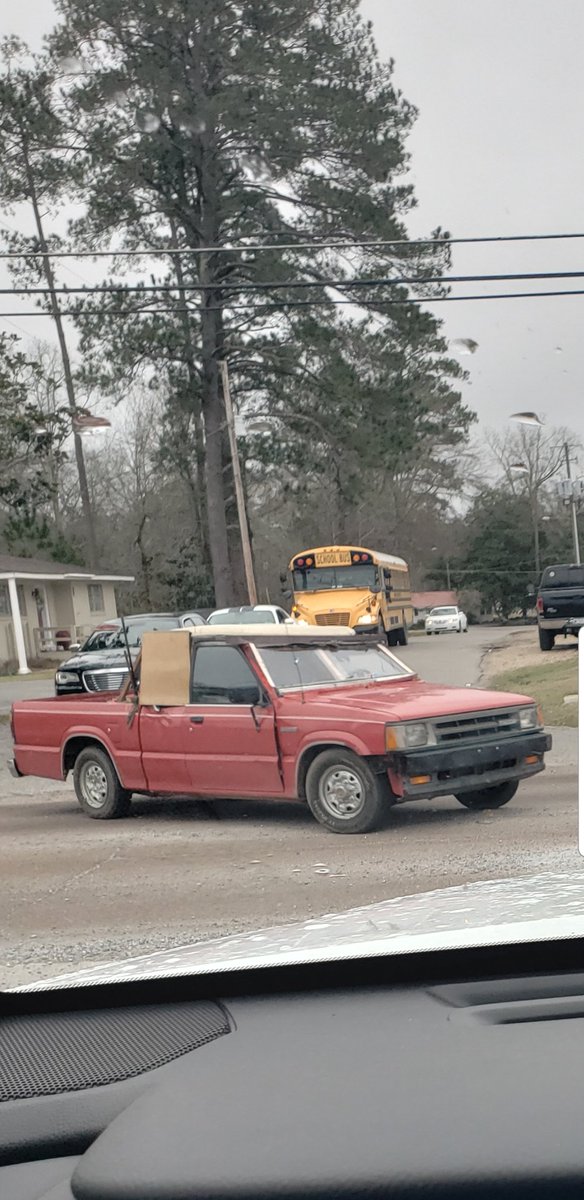 ChangingRaptor's tweet photo. Hey @fuckedupcars. I got one for you here. Right out of my hometown in Mississippi. https://t.co/x27Mi9I3Ux