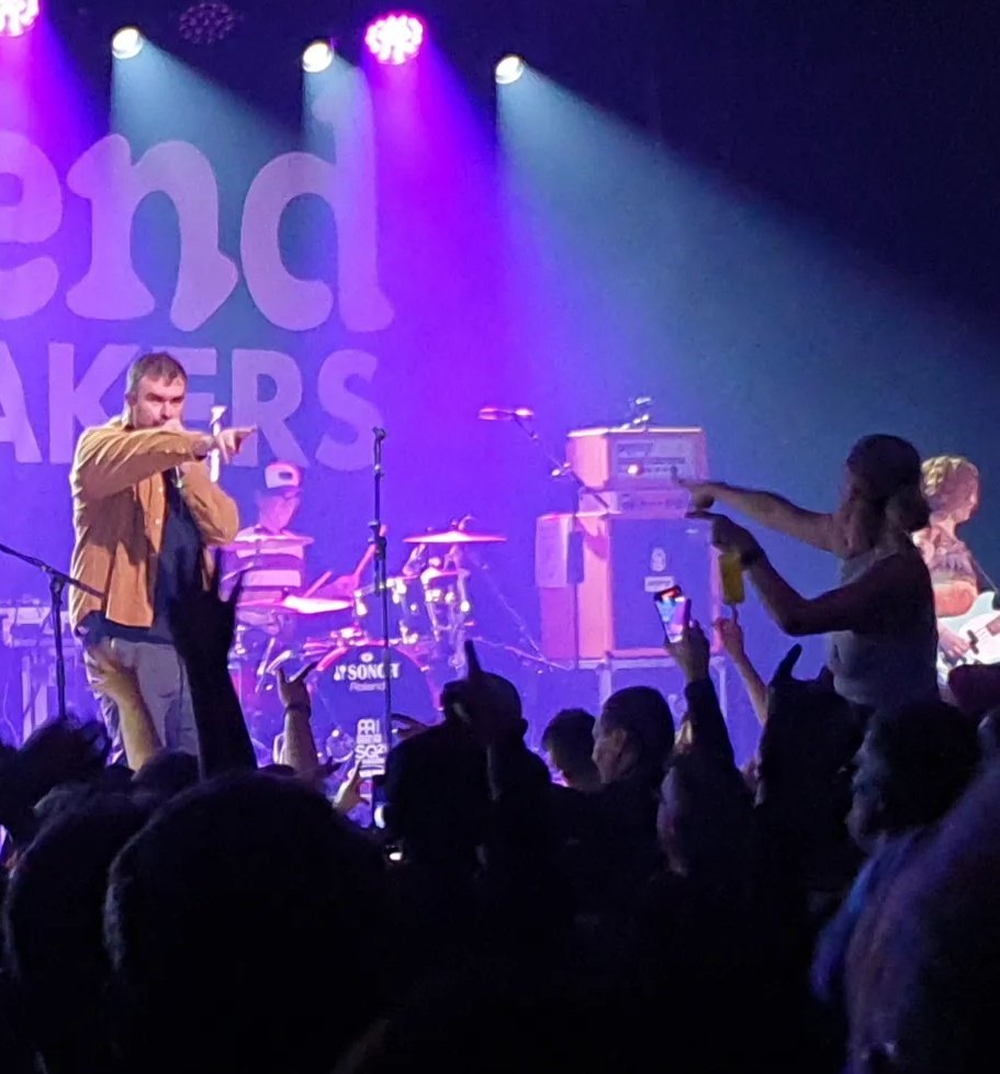 Non music people ask why do you like live music, my answer is the always the same, the atmosphere and the connection with the artist...this picture from last night's <a href="/Reverend_Makers/">Reverend&TheMakers</a> gig in <a href="/O2AcademyBris/">O2 Academy Bristol</a> sums it up.... #livemusic