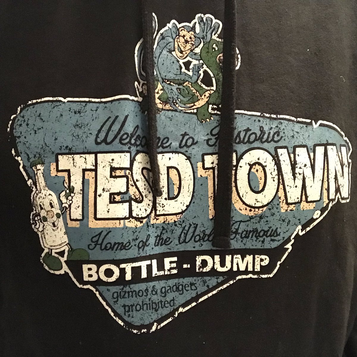 tesdgroupie's tweet photo. #FF #FMFTFWFTFFFSFS @TellEmSteveDave @BQQuinn @sundayjeff the cold is better with laughter and #TESD merch. Now all we need is a #TESDtown to move to πππ§π€πππ #sinTESDnosoynada #betterlaterthanneverfortheFF https://t.co/XNHWfJJqEp