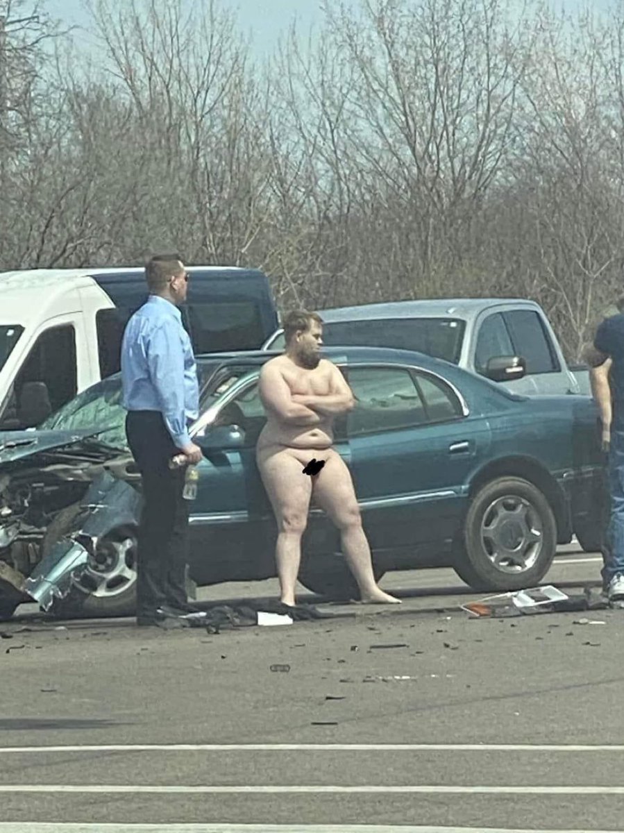 Prisonmitch's tweet photo. .@iowahawkblog, what make and model is this? 

#DavesCarIDService https://t.co/rieeoMQTw4