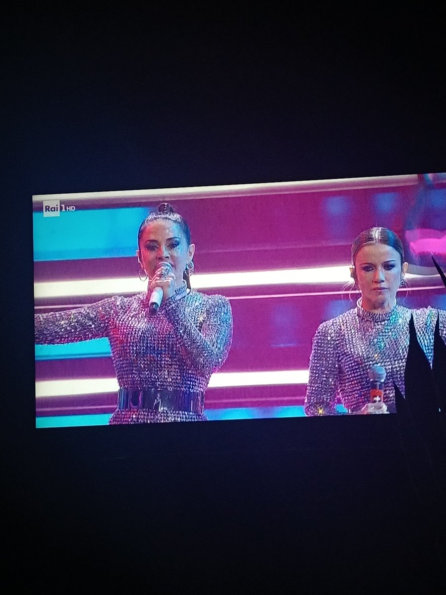 Alessandra_pelu's tweet photo. Le Winx #sanremo23 https://t.co/eICFukNbPm
