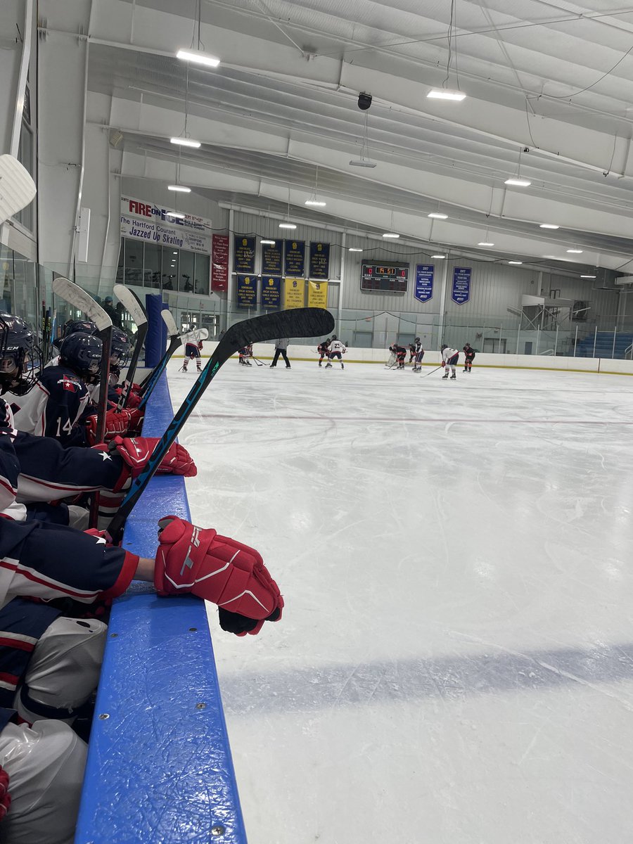 KES boys hockey win our 3rd game <a href="/ECELHockey/">ECEL</a> Playoffs 8-0 against the 95 Giants. Simon Beaudry with the shutout in nets! Now we wait to see who we face tomorrow in the semis #highlanderhockey