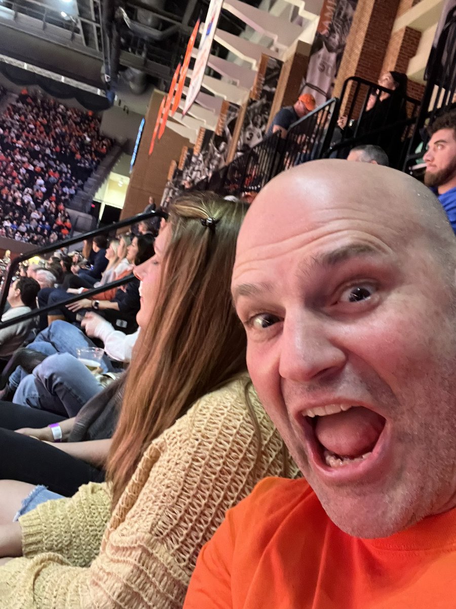 Stealthy #GoHoos beat those dookies