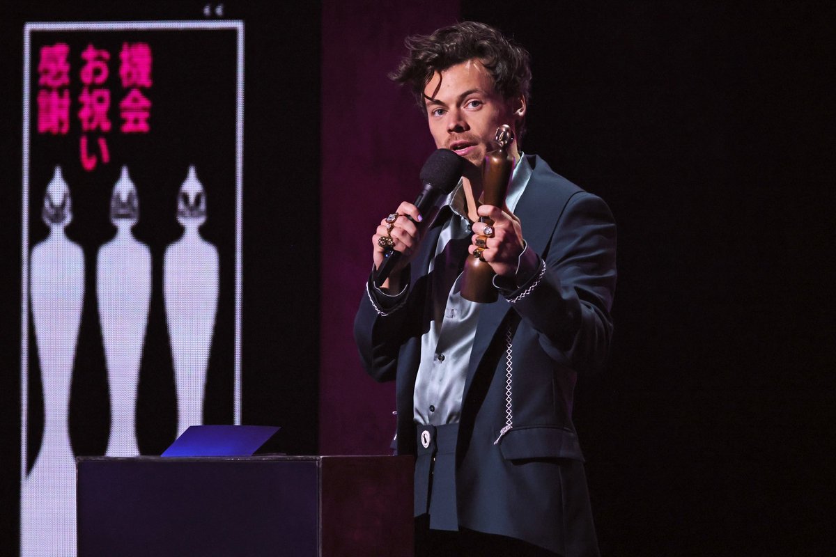 ekiusmi_'s tweet photo. APRENDÉ GRAMMY, ESO ES UN AMBIENTE CÁLIDO, CÓMODO Y QUE DA LIBERTAD DE EXPRESARSE A LXS ARTISTAS!
#Brits2023 #BRITs https://t.co/xJ4wqwELQH