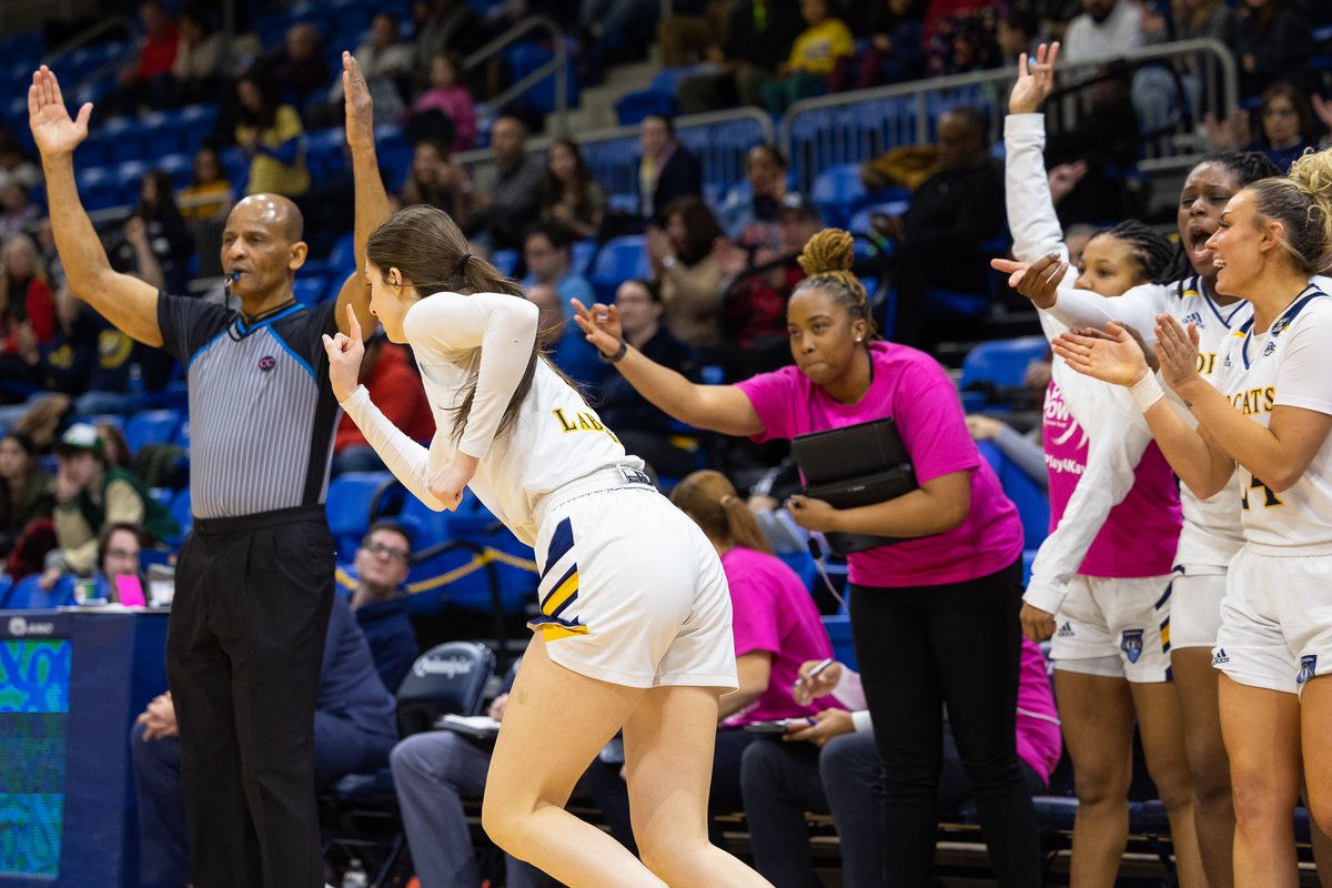 QU_WBB's tweet photo. We will remember the @labargegrace game 😻

Career-highs of 12 points, 7 rebounds and 3 steals for the sophomore in the win over Fairfield.

#FullSteamAhead🚂 https://t.co/gbbYw4zec8