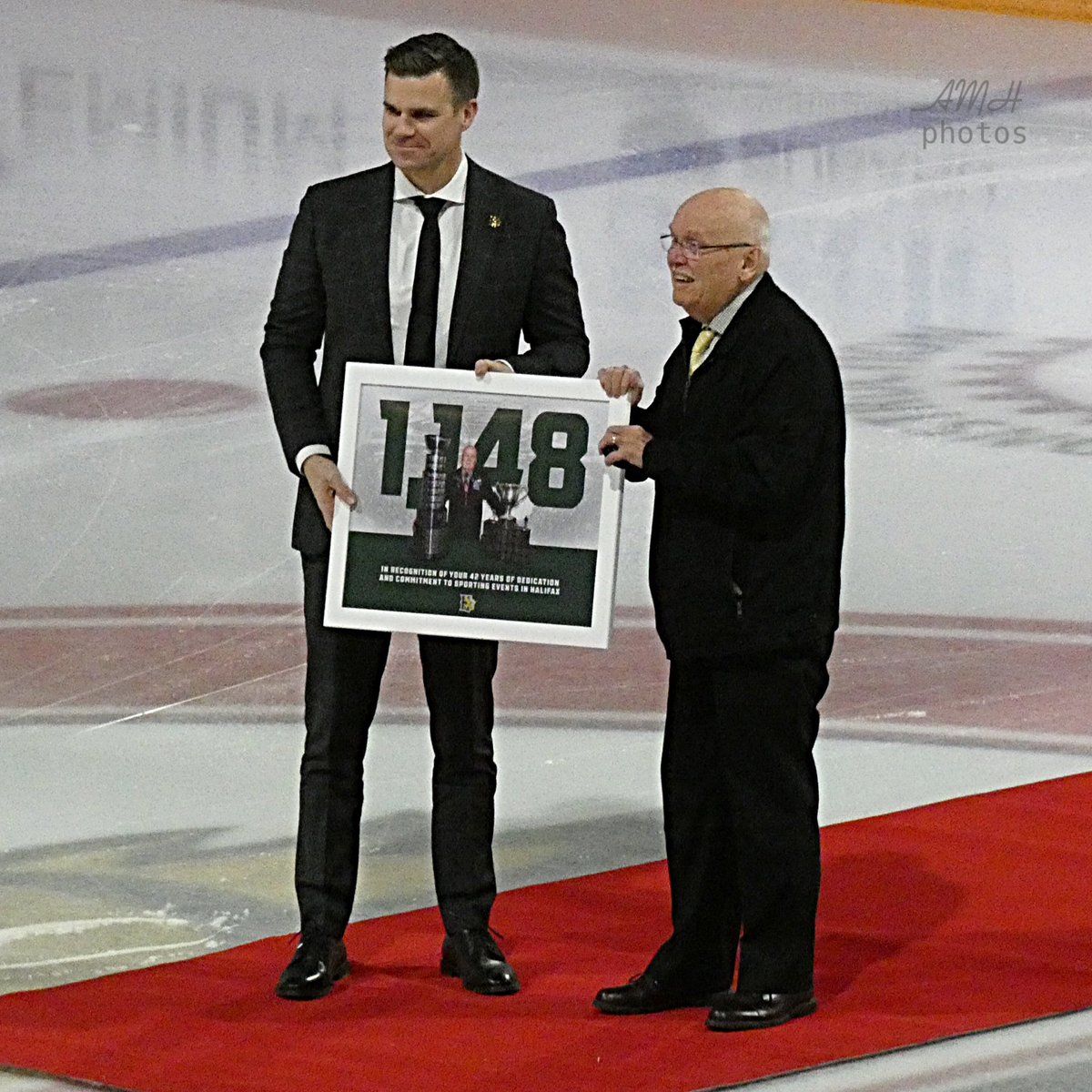 AMHPhotos2018's tweet photo. Mooseheads president Brian Urquhart honours timekeeper Ron Beard who retired this year after working 1,148 games since the team’s inception. Congrats Ron on a great career and thank you for your service 01.12.23 

#halifaxmooseheads #qmjhl #scotiabankcentre #amhphotos https://t.co/TAyTRlTqgs