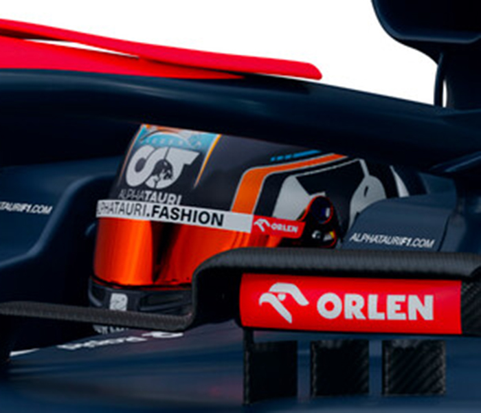 F1HLM's tweet photo. Sneak peek at new helmet designs of Yuki Tsunoda and Nyck de Vries.
#ndv21 #dev21 #yt22 #tsunoda #devries #alphatauri #f1 #formula1 https://t.co/TbgM4mSiWx