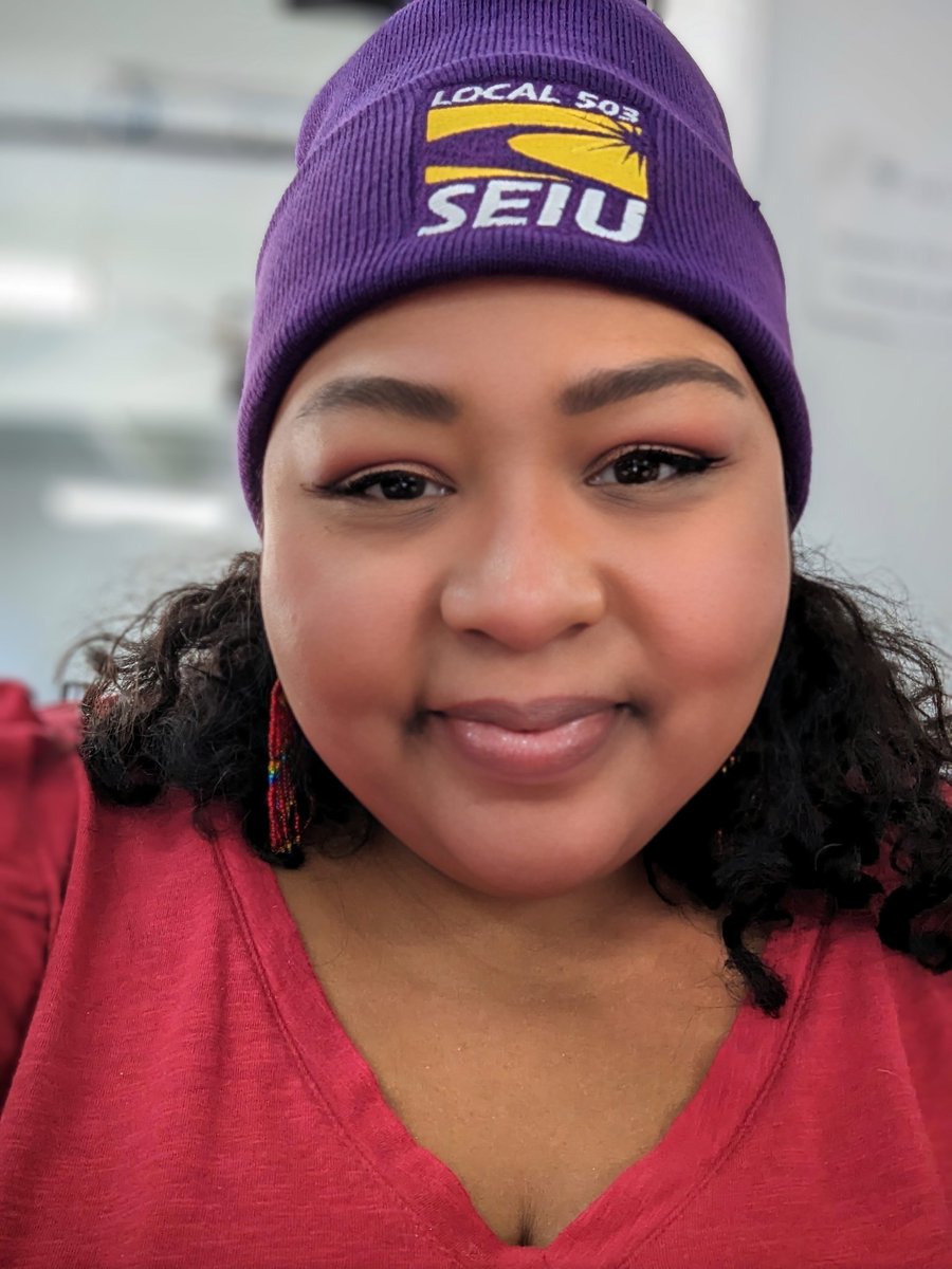 👍🏾 <a href="/SEIULocal503/">SEIU Local 503</a> is our host for the second class of the Oregon Labor Candidate School ☺️ thanks for the swag!