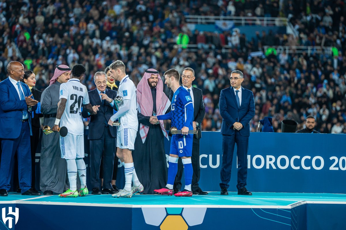 Alhilal_FC's tweet photo. 🔝سعادة الرئيس.. #فهد_الهلال 💙

 #الهلال_وصيف_العالم https://t.co/ShE1PF30KX