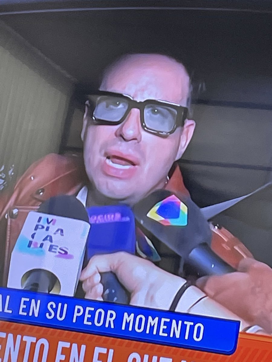 SHO no puedo creer que este tipo estuvo con Laurita Fernández y Barbi Vélez. Quiero saber que macumba hace, xq No hay tamaño de poronga que te haga bancar esa cara