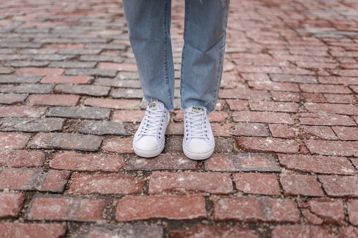 wearenothingnew's tweet photo. Weekend Vibin π
#NothingNew
#ClassicLowTops
#NewSneakers
#WeekendFitCheck https://t.co/bgk1Ft6V2Z