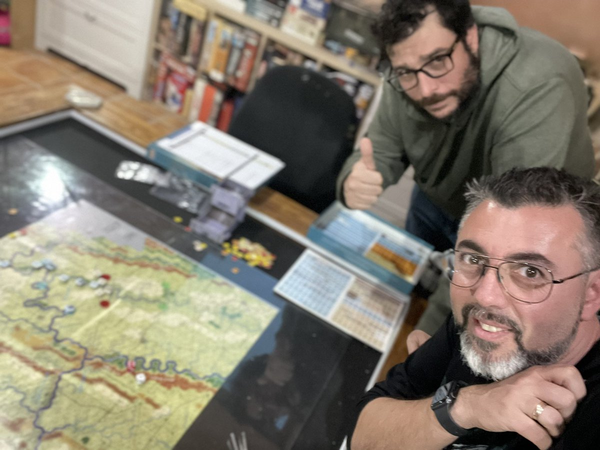 Winwly's tweet photo. Tarde muy productiva con @IvanRobla. #GCACW de @MultiManPub y el #TwilightStruggleRedSea de @gmtgames https://t.co/U2Tk8Ef8l6