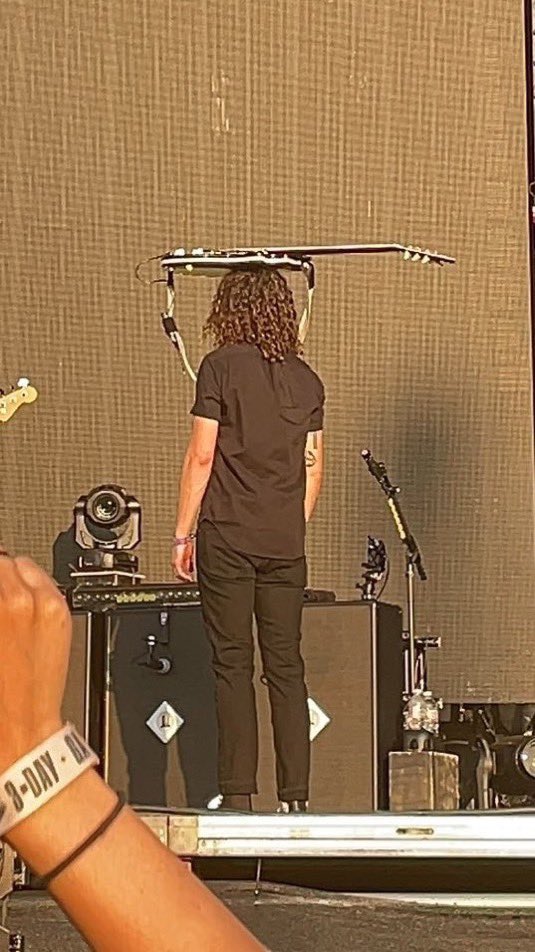 decodethemonstr's tweet photo. this is slowly becoming my favorite brand of taylor york photos https://t.co/L8PoKNRpX4