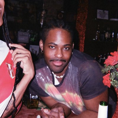 sisterelliott's tweet photo. #NewProfilePic #iforgotihadatwitter https://t.co/royAKJzh62