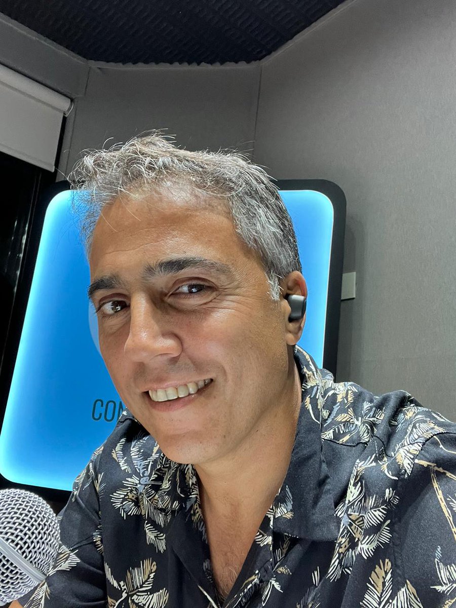 munecoperazzo's tweet photo. Aireeee en @Continental590 📻

Ya con la previa de #Talleres - #Boca en #FutbolContinental ⚽

Estrenando los auriculares inalámbricos JBL de #Bringeri 😎 https://t.co/7x763TcHSb