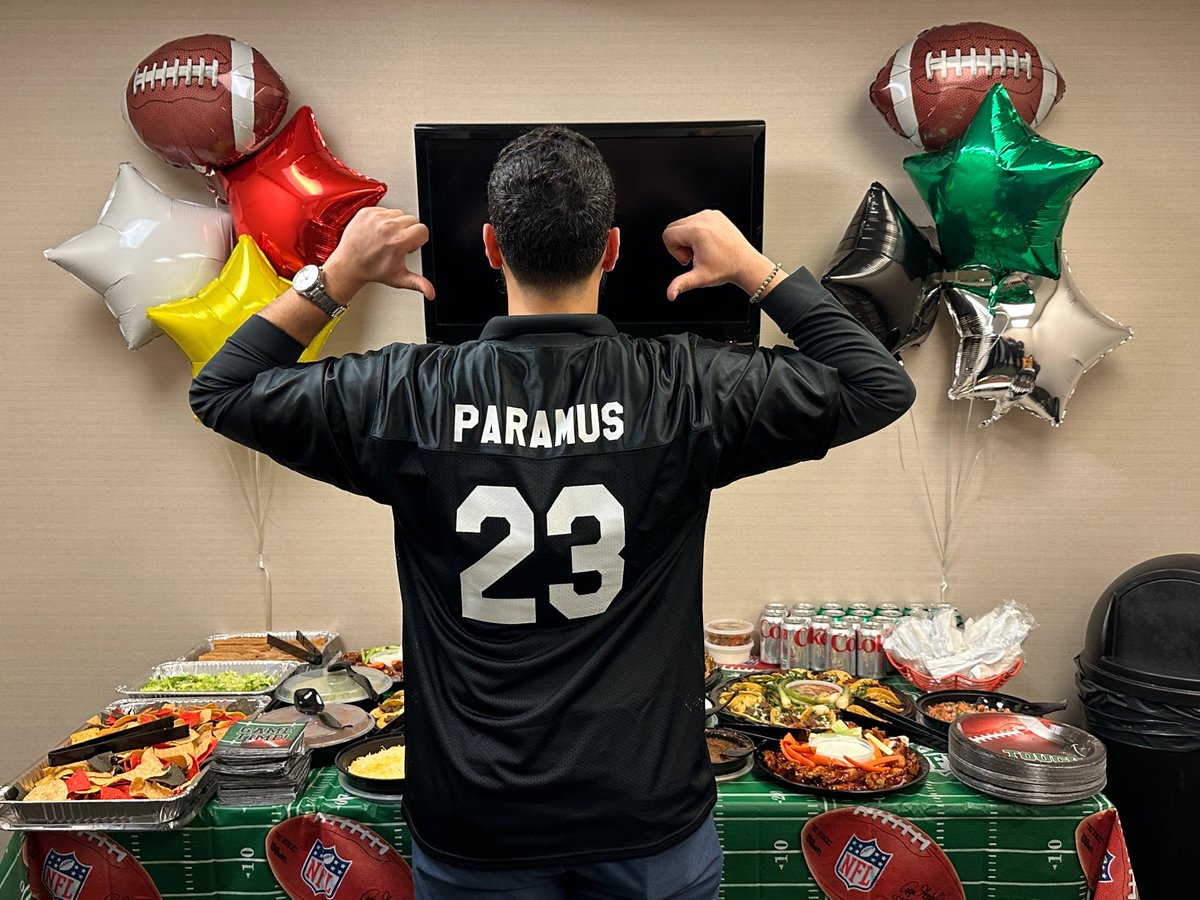 jaguarparamus's tweet photo. Go Team Paramus. Pre-Big Game festivities this Saturday for the team. Nothing like a Big Game feast to get you through the day. Our wonderful caterers for the win with their delicious wings and things. Thanks for the delicious eats. Who are you rooting for? #Chiefs vs #Eagles. https://t.co/JXkEhFl5o2
