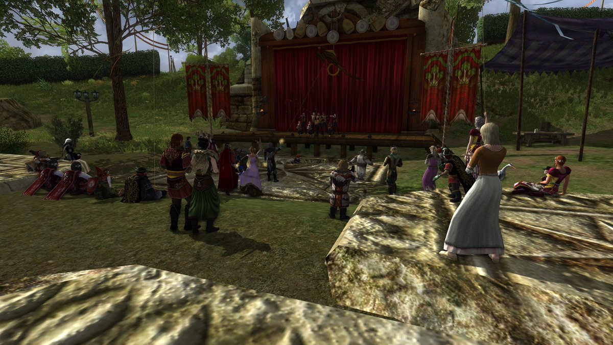 TheEnclaveBand's tweet photo. The Enclave had a great time playing at the Hearts A' Fyre music festival on Brandywine.  This was such a fun event and many great bands participated.  The crowd was awesome! #lotro https://t.co/dmbY4b9Cxy