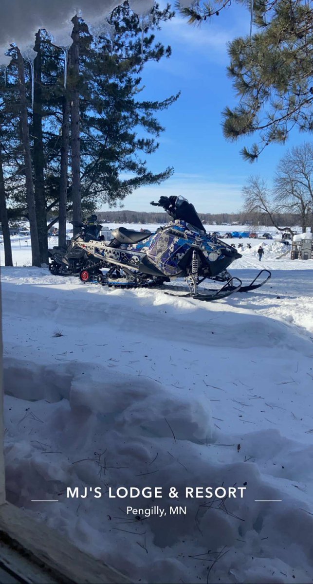 JerkMcLoud's tweet photo. Went snowmobiling with my son today. Instead of hauling the drag sleds to the races we decided to ride our trail sleds to the races and just watch. What a great day! #PolarisSnowmobiles #MinnesotaWinter #IronRangeProblems https://t.co/KGCr1hcL3C