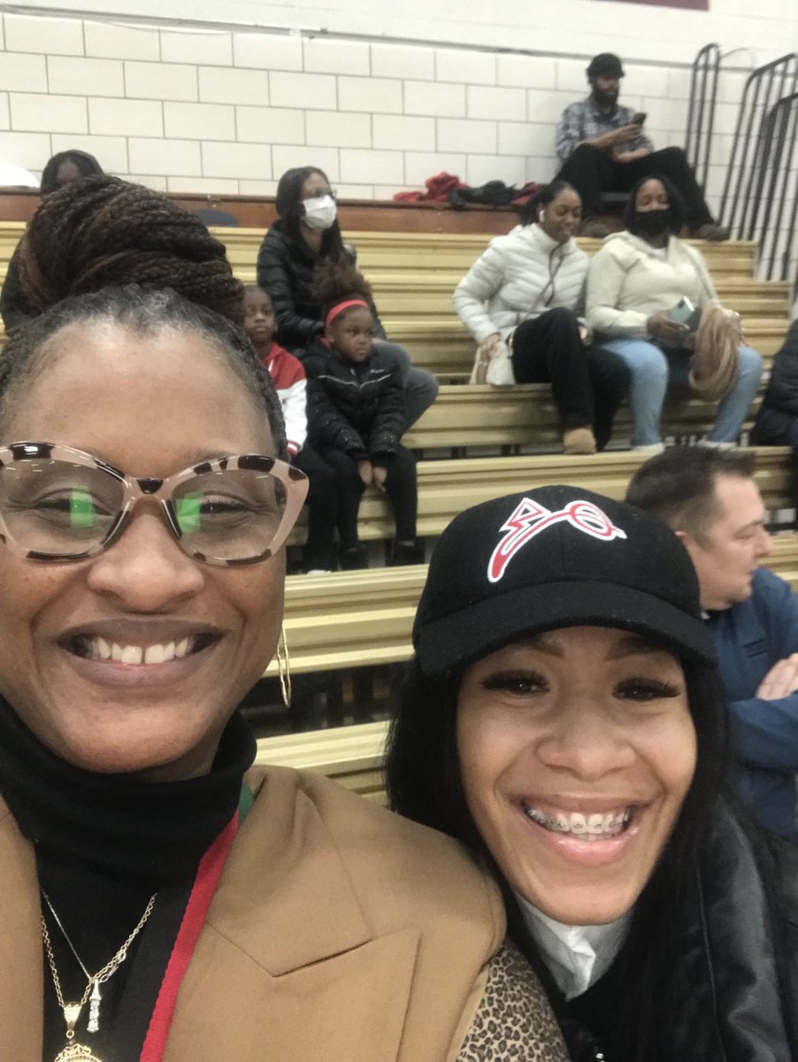 mscargill's tweet photo. It’s always a great day to be a Dragon! Our Alumni think so too! #LuvMyDragons https://t.co/GVhBZKmviq