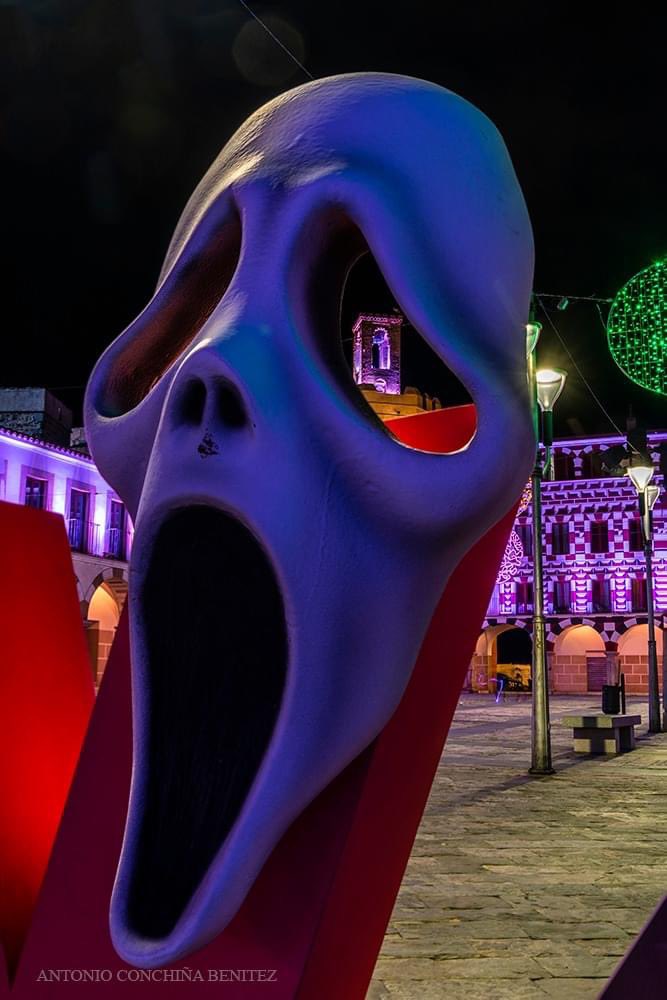 'Carnavales'

La Torre de Espantaperros en el ojo de de la máscara, Plaza Alta, Badajoz
#carnavaldebadajoz #carnaval2023 #badajoz #badajozcity #badajozturismo #ciudaddbadajoz #carnaval #extremadura #COMBA2023