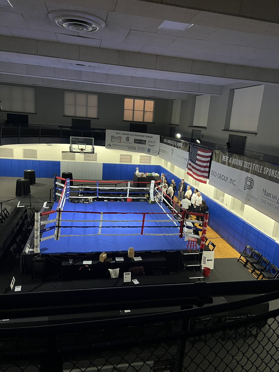 theosuboxing's tweet photo. Prelims will start in about ten minutes🥊 Live is up and running!! Link : https://t.co/WkTbA1hWzo https://t.co/Om5bcIlsv3