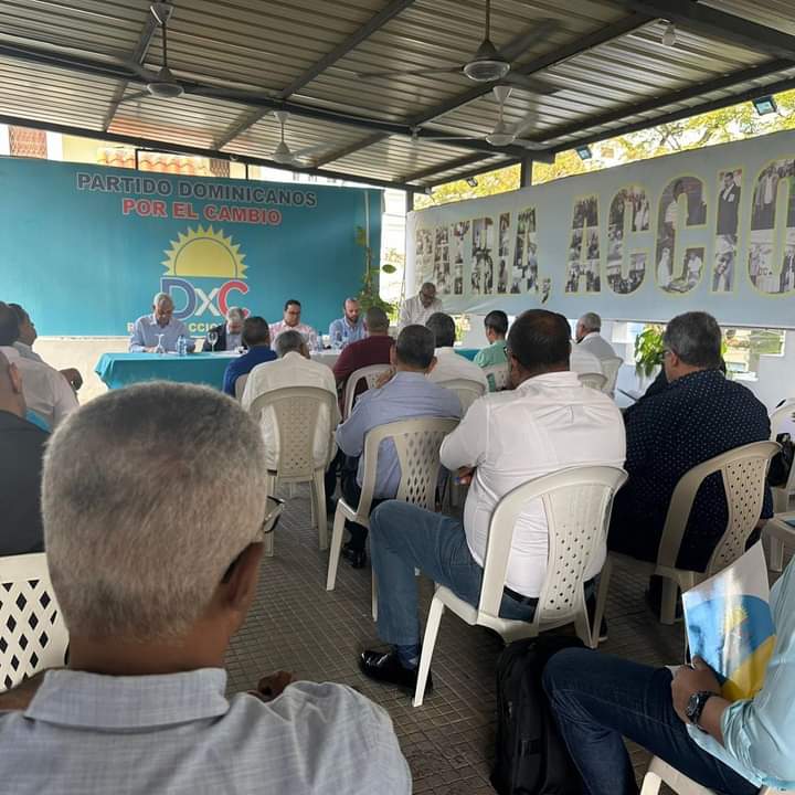 Este sábado se reunió el Consejo Político Nacional del Partido Dominicanos por el Cambio (DxC) para pasar balance a los trabajos que se han realizado durante todos estos meses, juramentando las estructuras locales a nivel nacional,