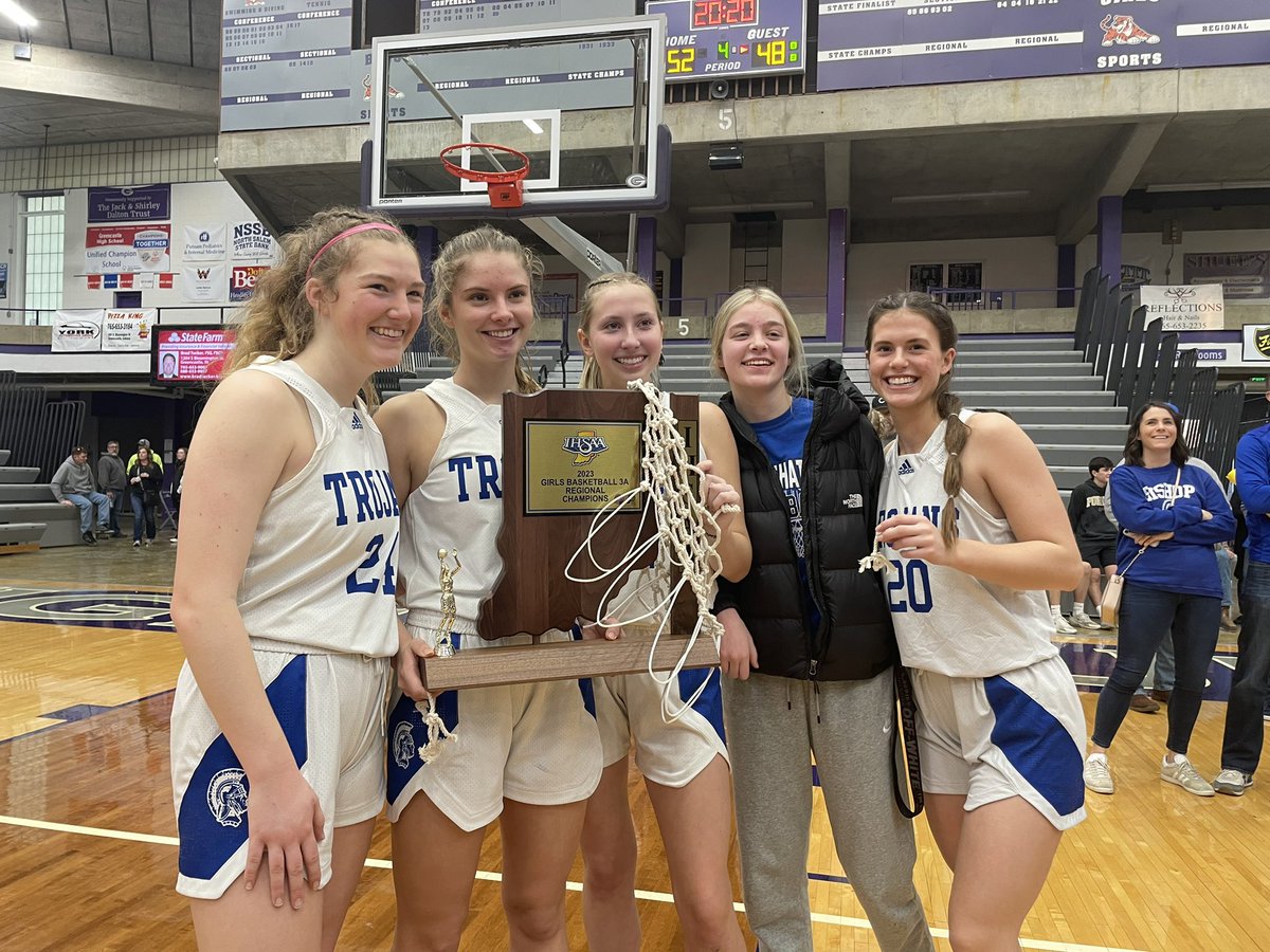 CTKSports's tweet image. Congrats to the Bishop Chatard girls basketball team for winning regionals today!  Four Kingers in the line up and four Kingers present as ball girls!  #TigerforLife #FutureTrojans