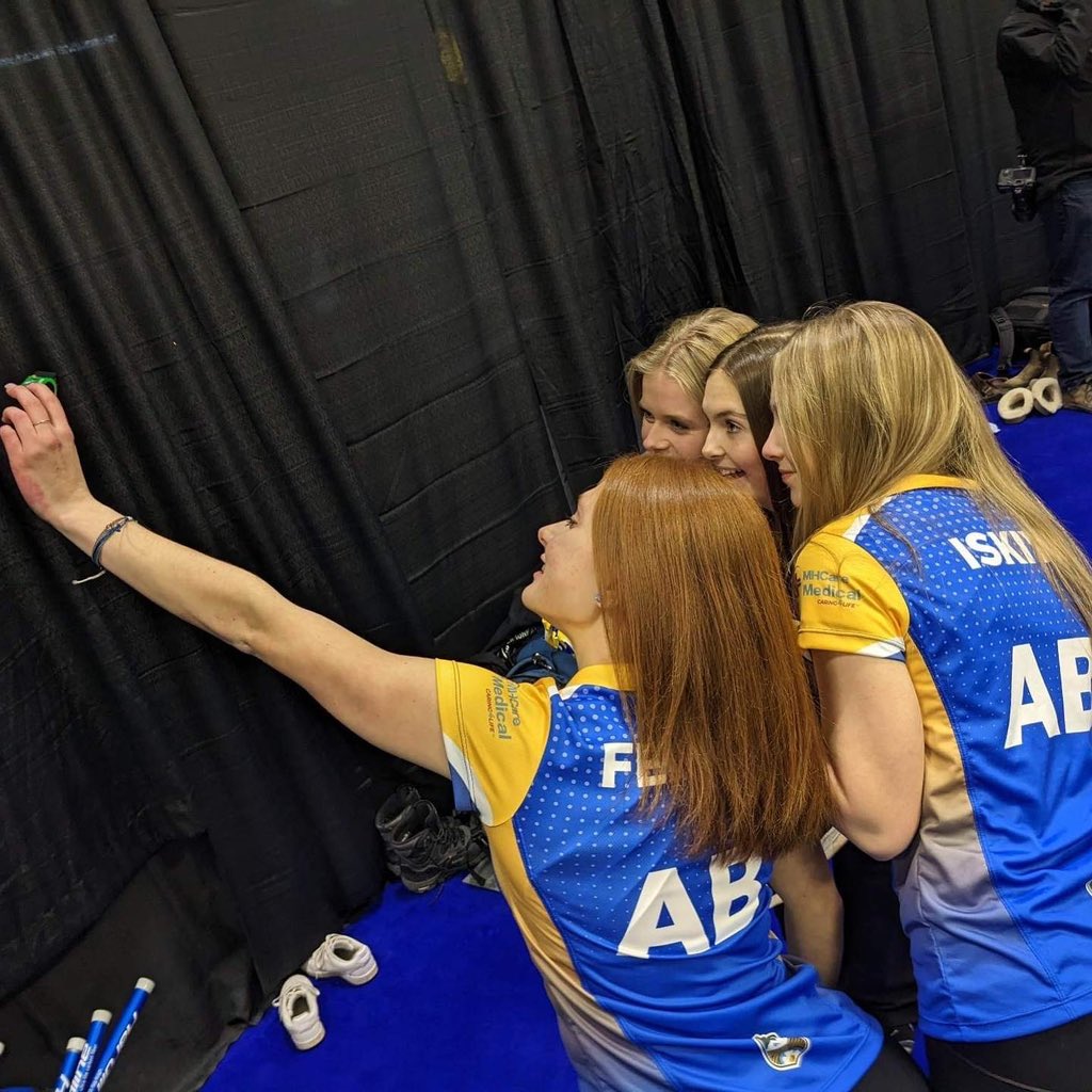 Curling Canada tweet media