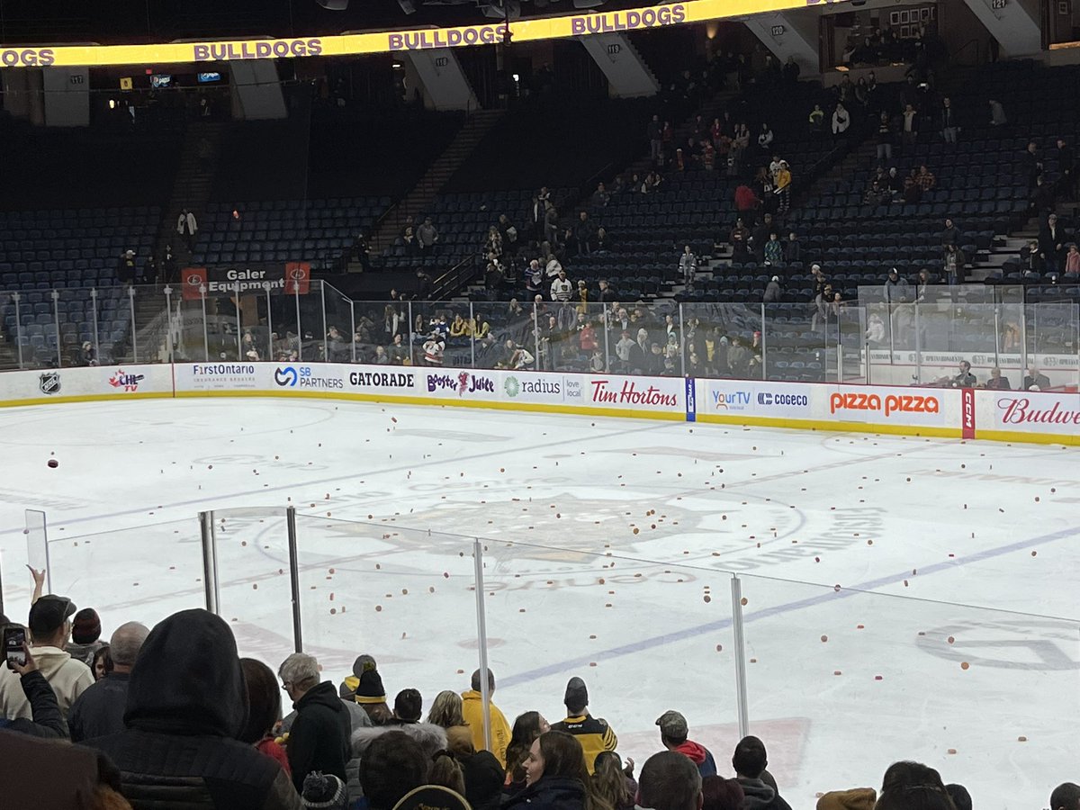 Thanks to all who supported CB Stirling and Lincoln Alexander through chuck a puck at the Bulldogs game @VePrpaHWDSB @KarenKfrancis