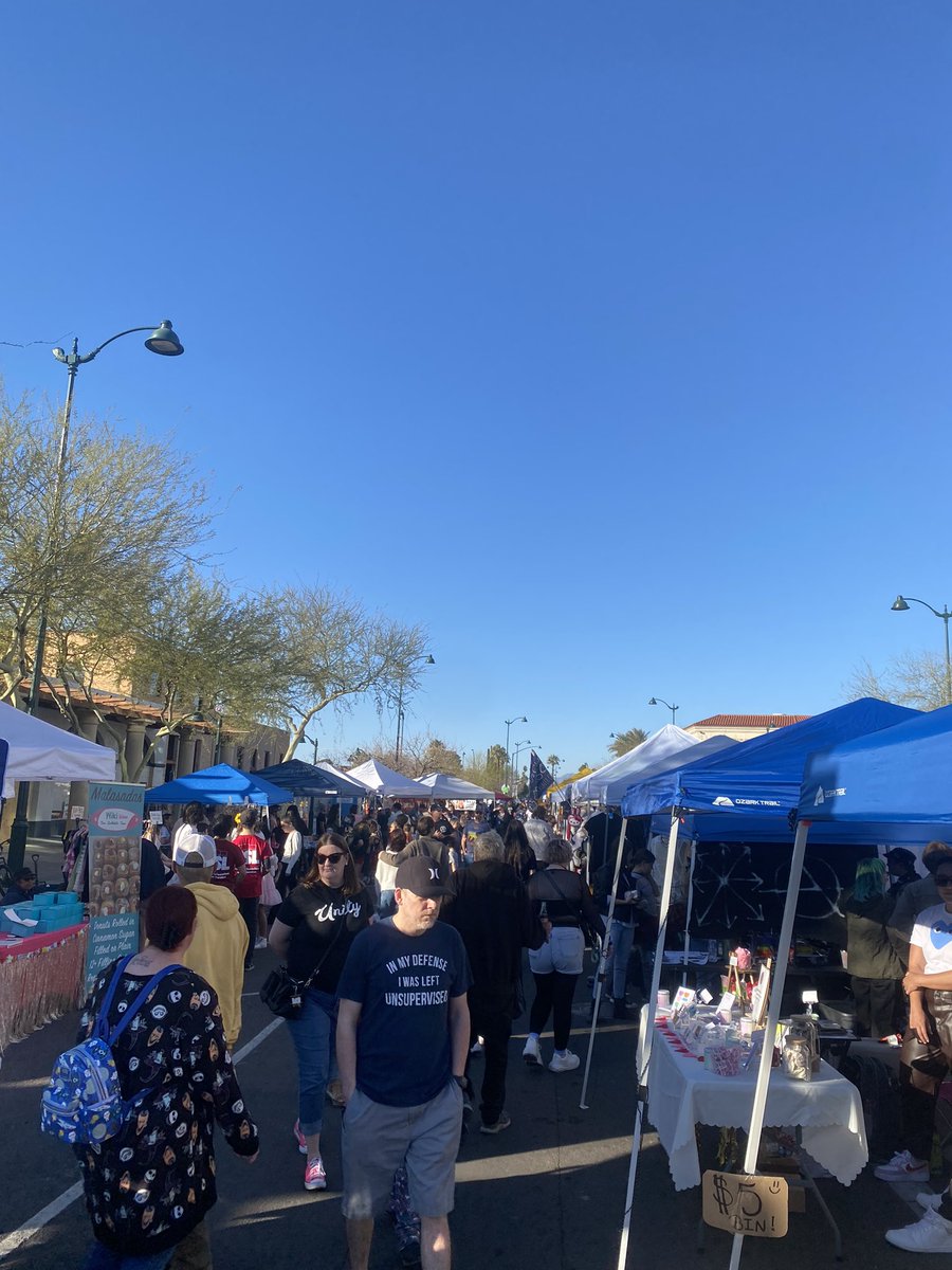 Gabyfernbaugh's tweet photo. Let’s go! So many amazing vendors! 🏳️‍🌈✨ #marketonmain #arizona #mesa #az #downtownmesa #downtownmesa #livemusic #localartist #localmusic #eventsnearme #pride https://t.co/yDvOwl9HoV