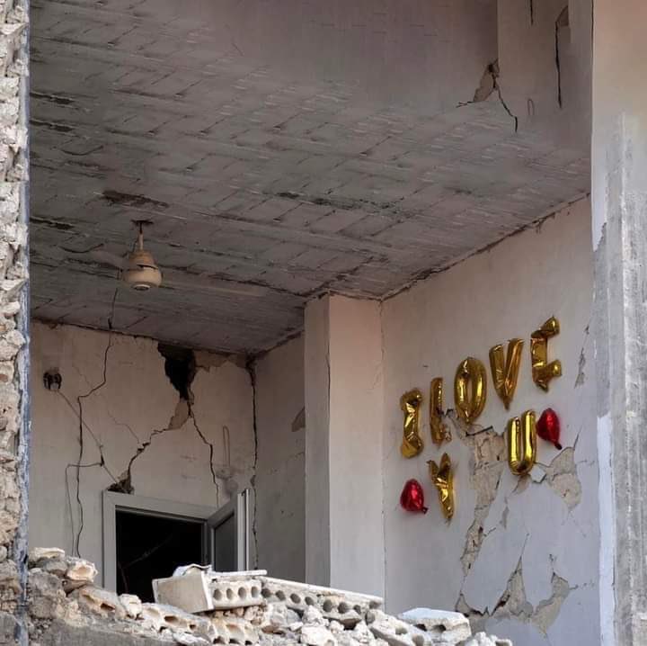 gorgeous4ew's tweet photo. منزل عروسين في حلب💔 https://t.co/JEQs0SaBtd