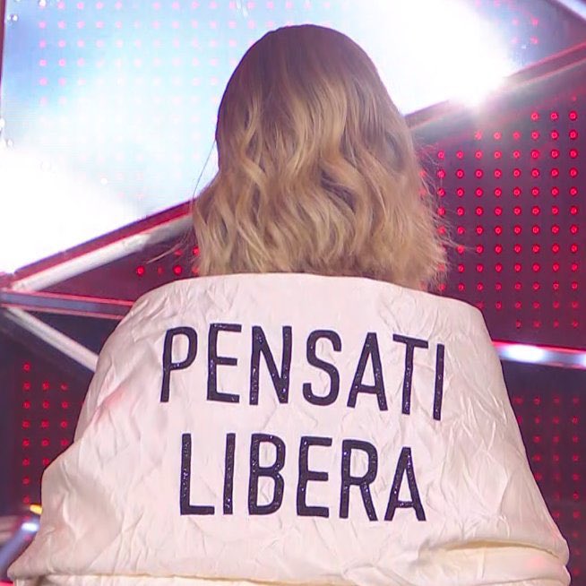lucadriani's tweet photo. Comunque volevo dire alla Ferragni che dopo stasera può pensarsi libera #Sanremo2023 #Fedez #RosaChemical https://t.co/R2FW5N7Zom