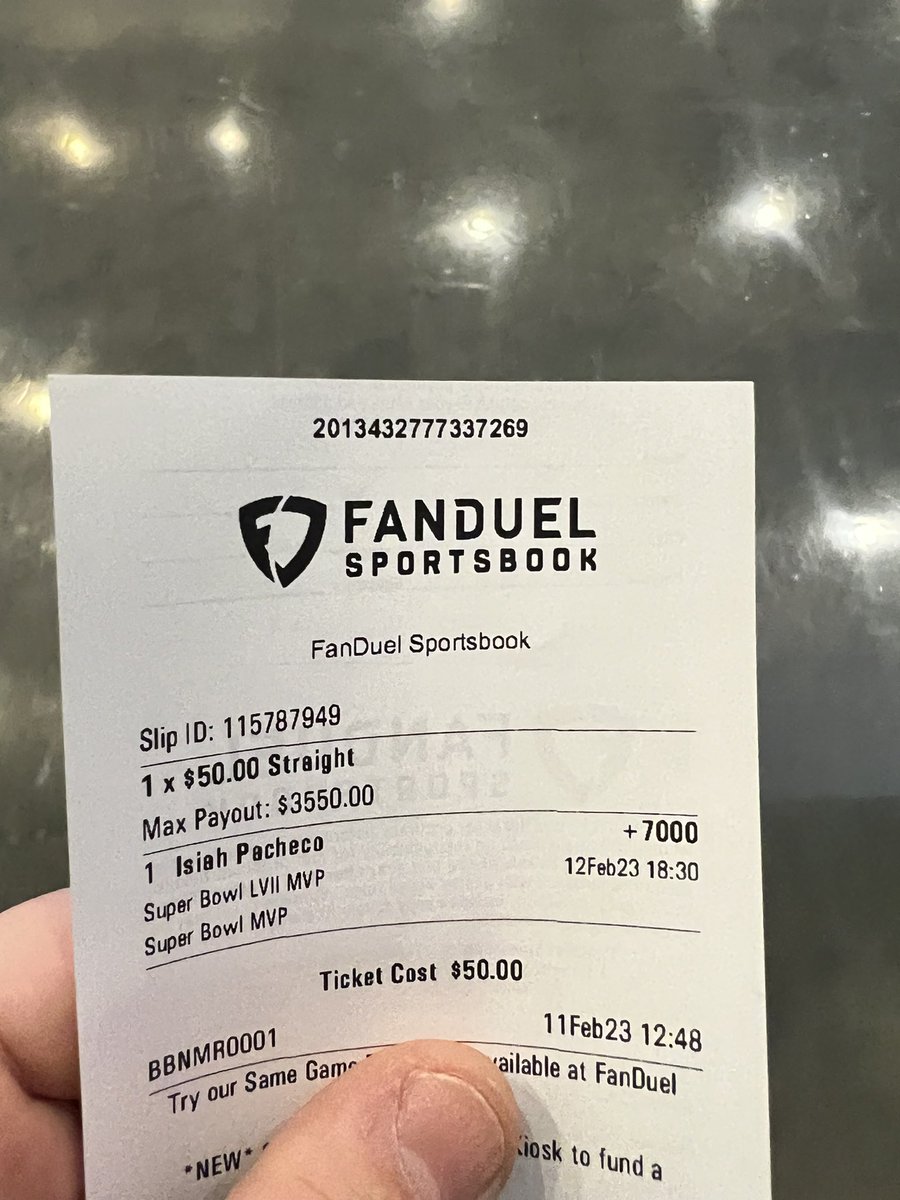 Neilsschwartz's tweet photo. Many fans showing me their winning tickets #jenloop https://t.co/JQehNtWRKe