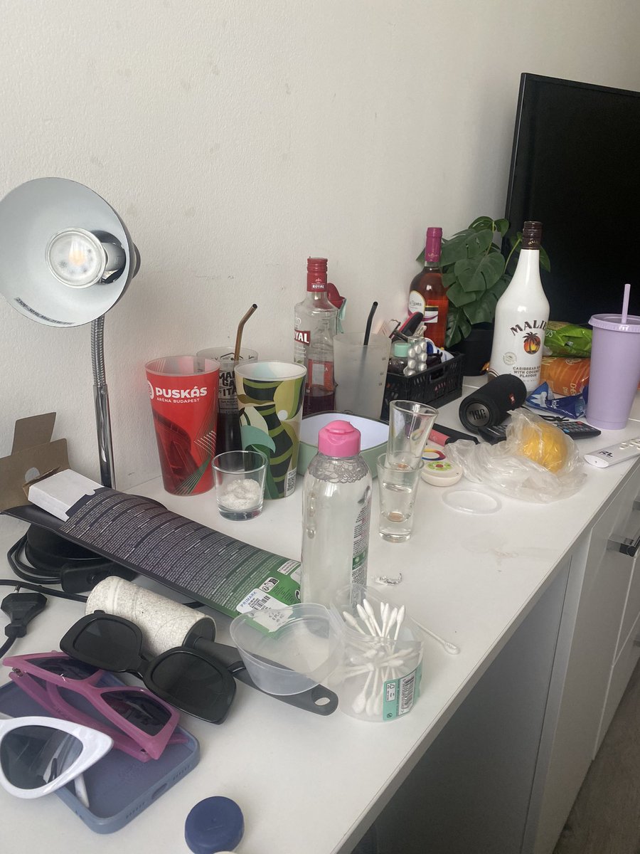fanni_zsiga's tweet photo. clean girl esztetik https://t.co/JKi64sL7Hw